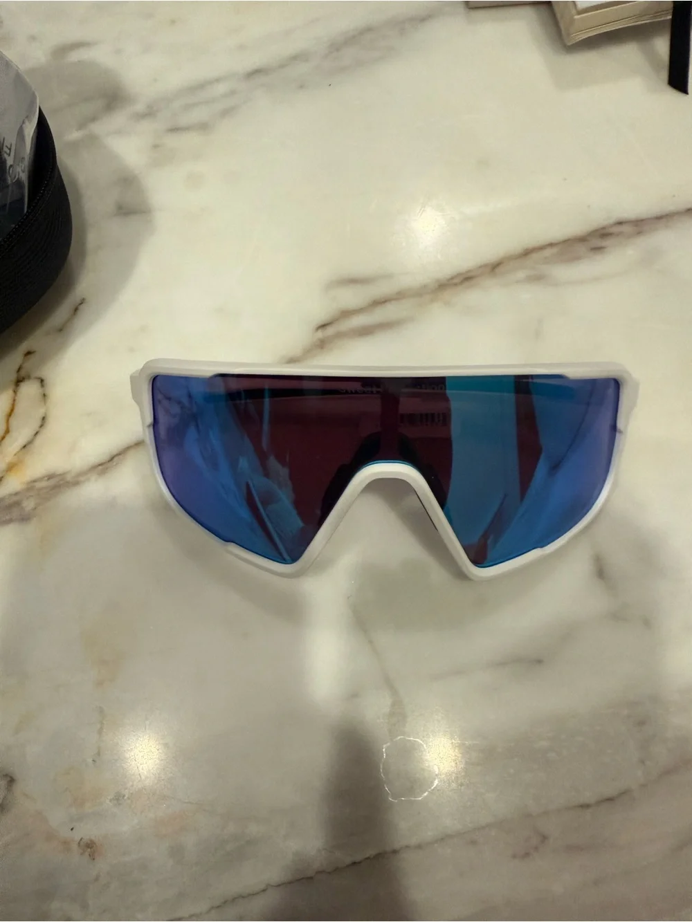 White Frame Blue Mirrored VR/AR Protective Goggles with Hard Case